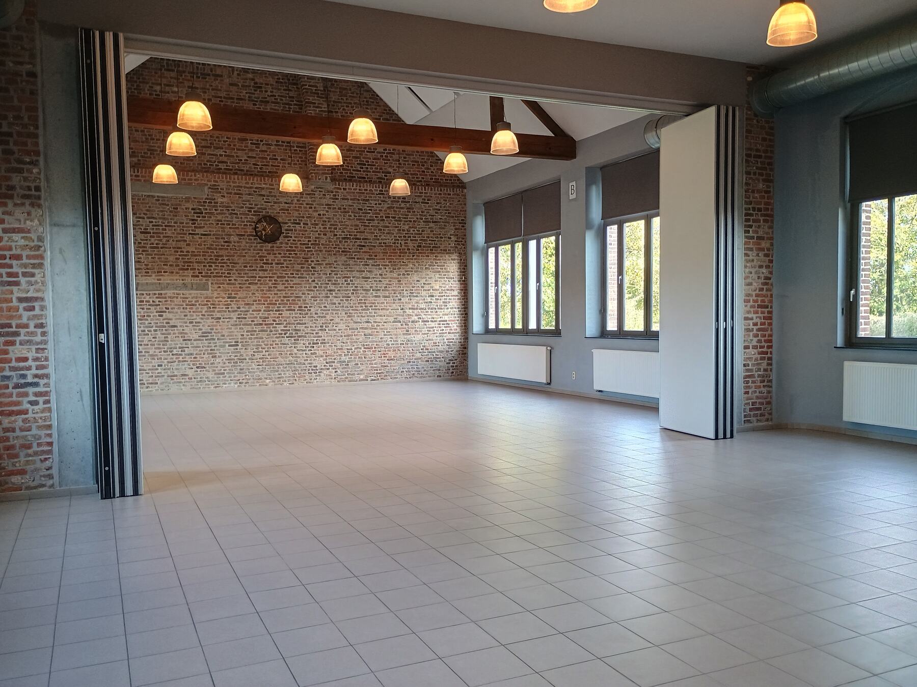 Zaal A en B met de schuifwand open