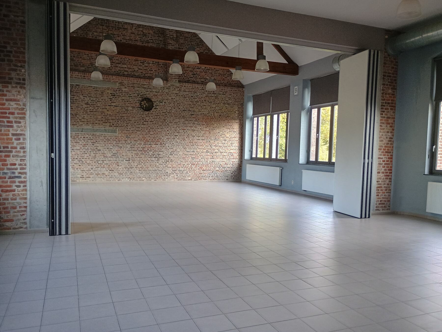 Zaal A en B met de schuifwand open
